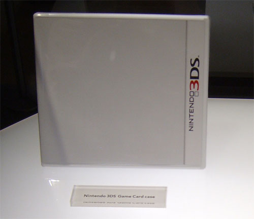 This is a pic of an official Nintendo 3DS Game Box at E3: See what I mean?