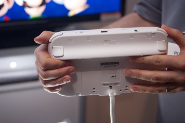 Iwata dice que las ventas de Wii U su problema no es el precio. Wii_u_back