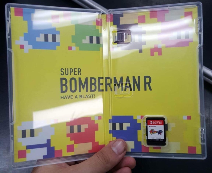 [Imagen: inside_superbomberman_case.jpg?w=700&h=&crop=1]